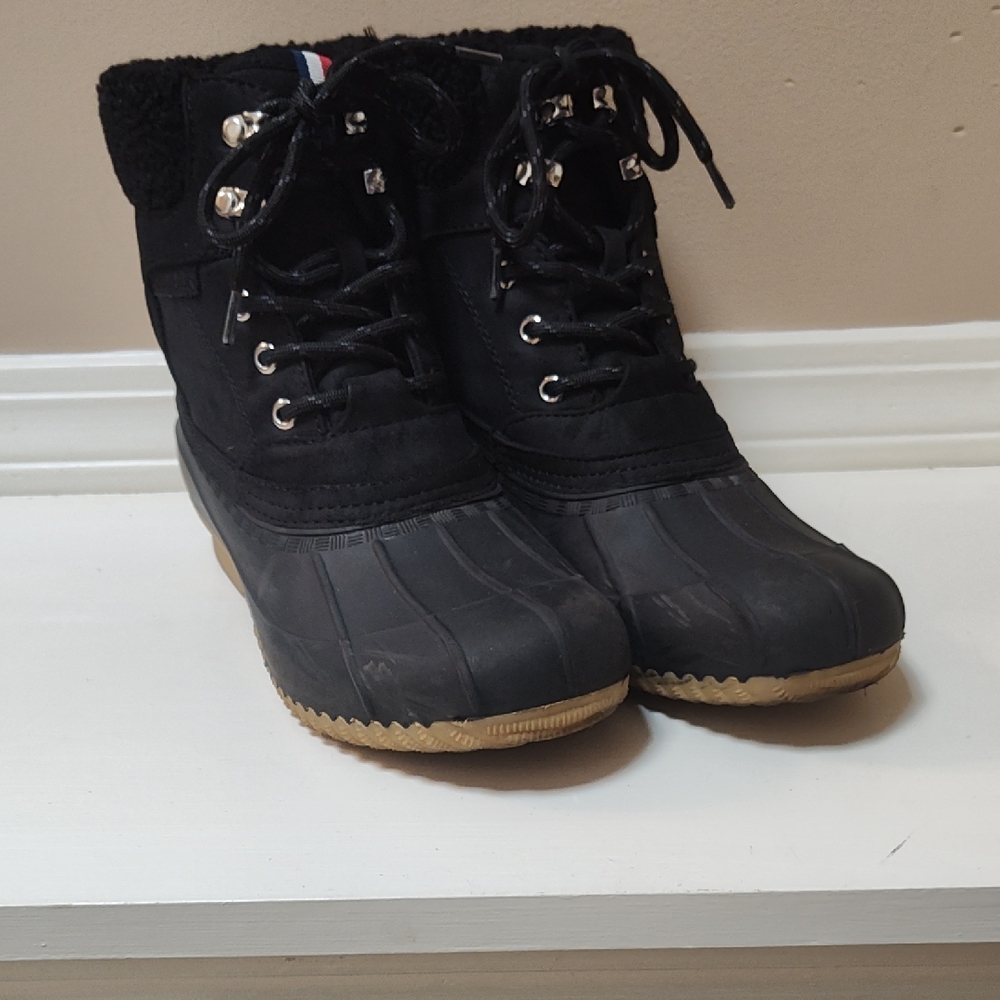 Tommy Hilfiger Black and Gold Winter Boots